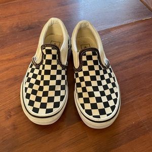 Size 10 kids vans.